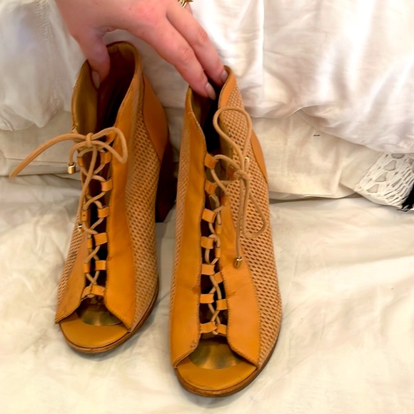 Aldo lace up heels - Picture 2 of 3